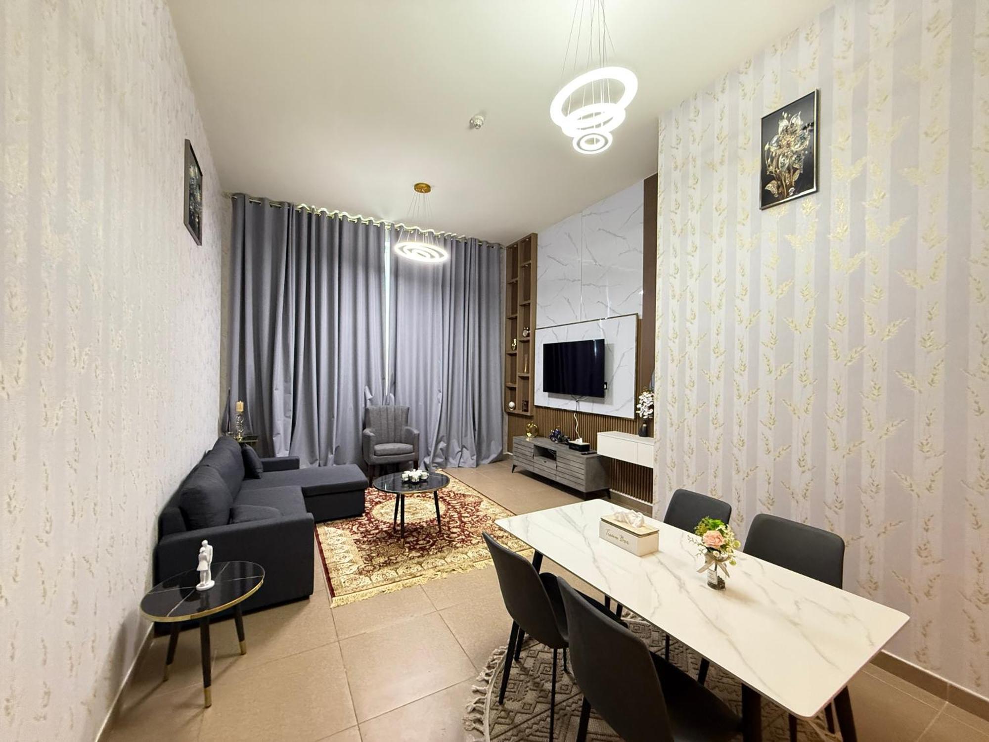 Hm-102amazing Large Fully Furnished 1bhk * Dubai