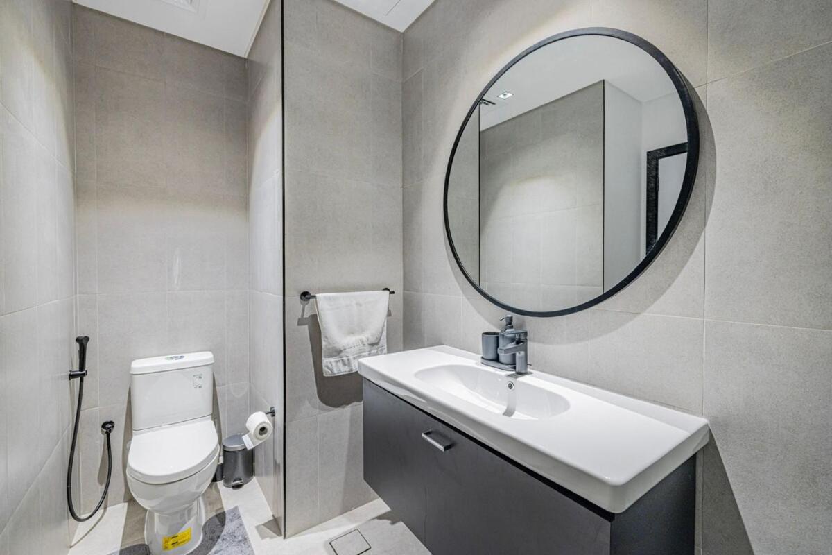 Waves - Stunning 1br With Huge Terrace & Scenic Views Apartment
