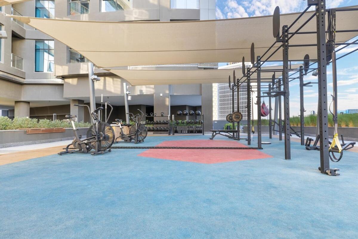 Apartment Waves - Stunning 1br With Huge Terrace & Scenic Views Dubai