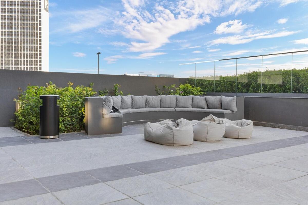 Waves - Stunning 1br With Huge Terrace & Scenic Views Apartment
