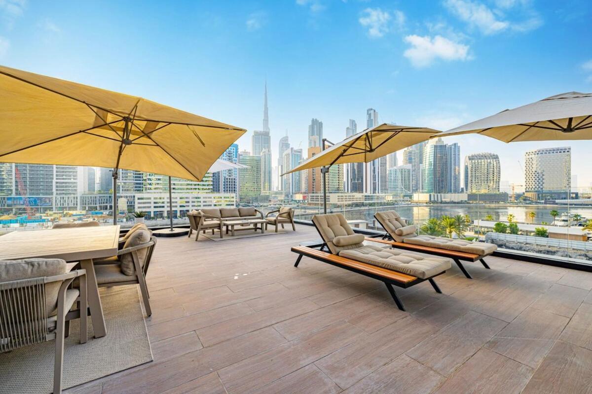 Waves - Stunning 1br With Huge Terrace & Scenic Views Dubai