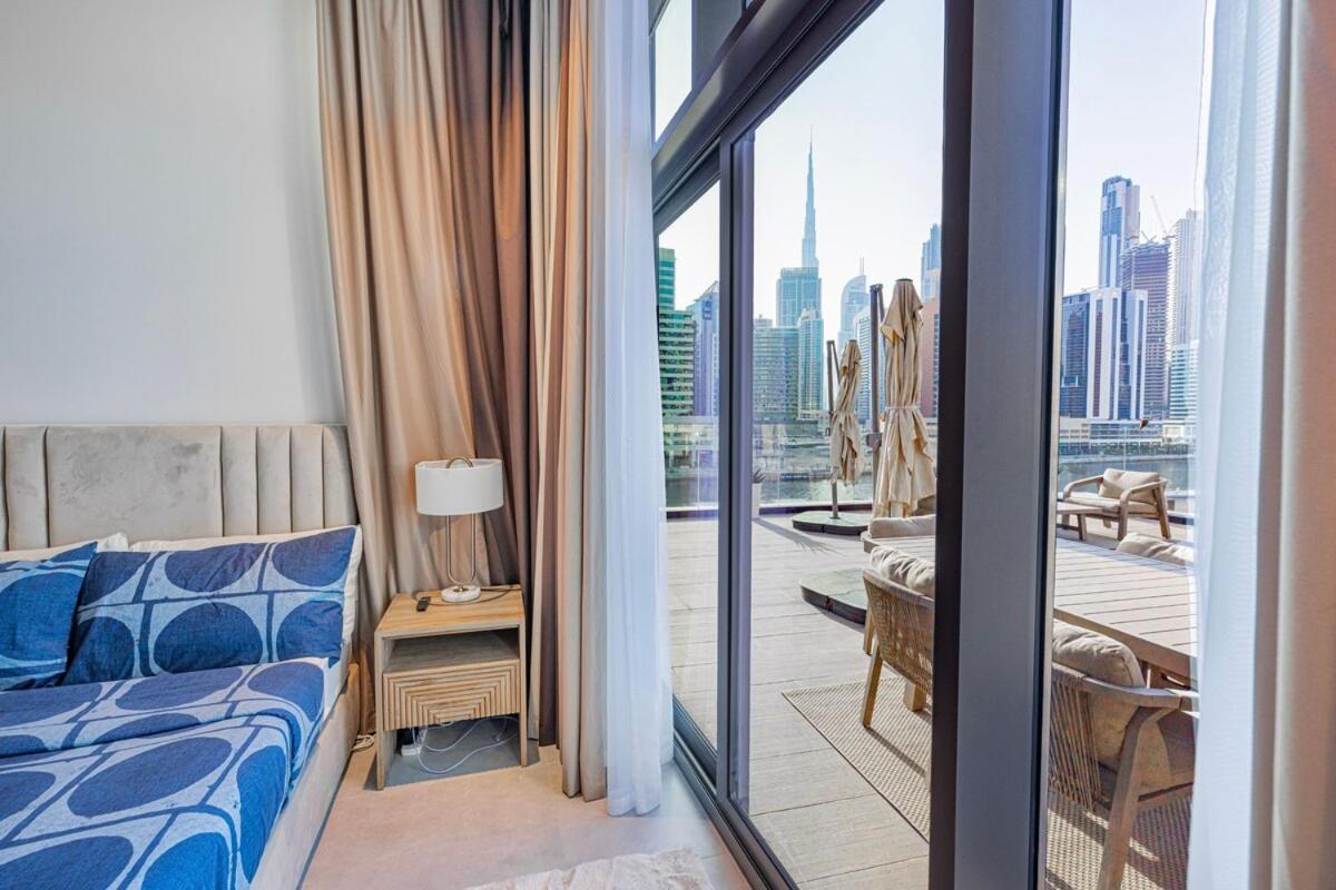Waves - Stunning 1br With Huge Terrace & Scenic Views *