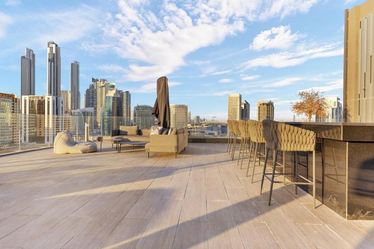 Apartment Waves - Stunning 1br With Huge Terrace & Scenic Views