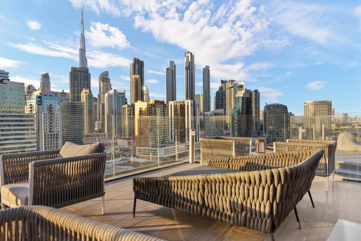 Waves - Stunning 1br With Huge Terrace & Scenic Views *