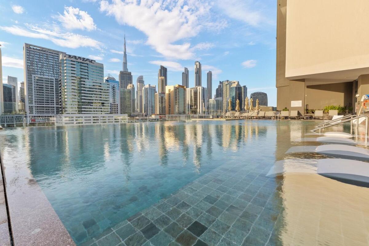Waves - Stunning 1br With Huge Terrace & Scenic Views Apartment