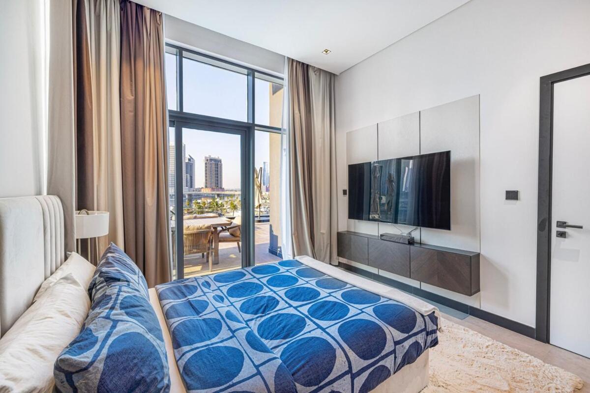Waves - Stunning 1br With Huge Terrace & Scenic Views * Dubai