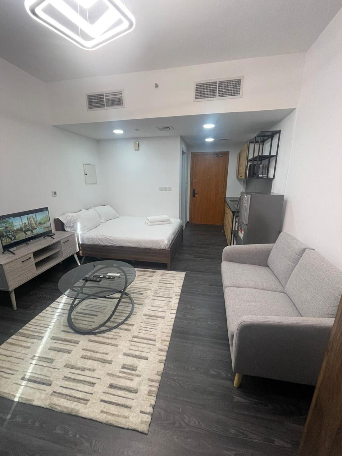 Apartment Lakeviews Dubai