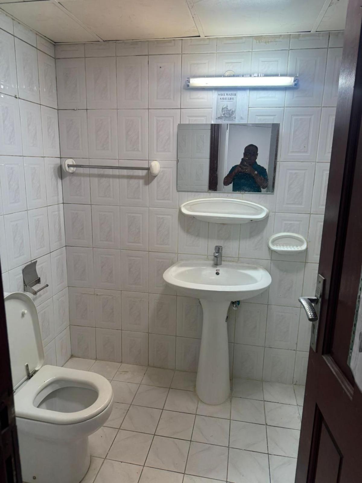 Homestay Brand New Mixed Solo Partition Near Sharaf Dg Metro