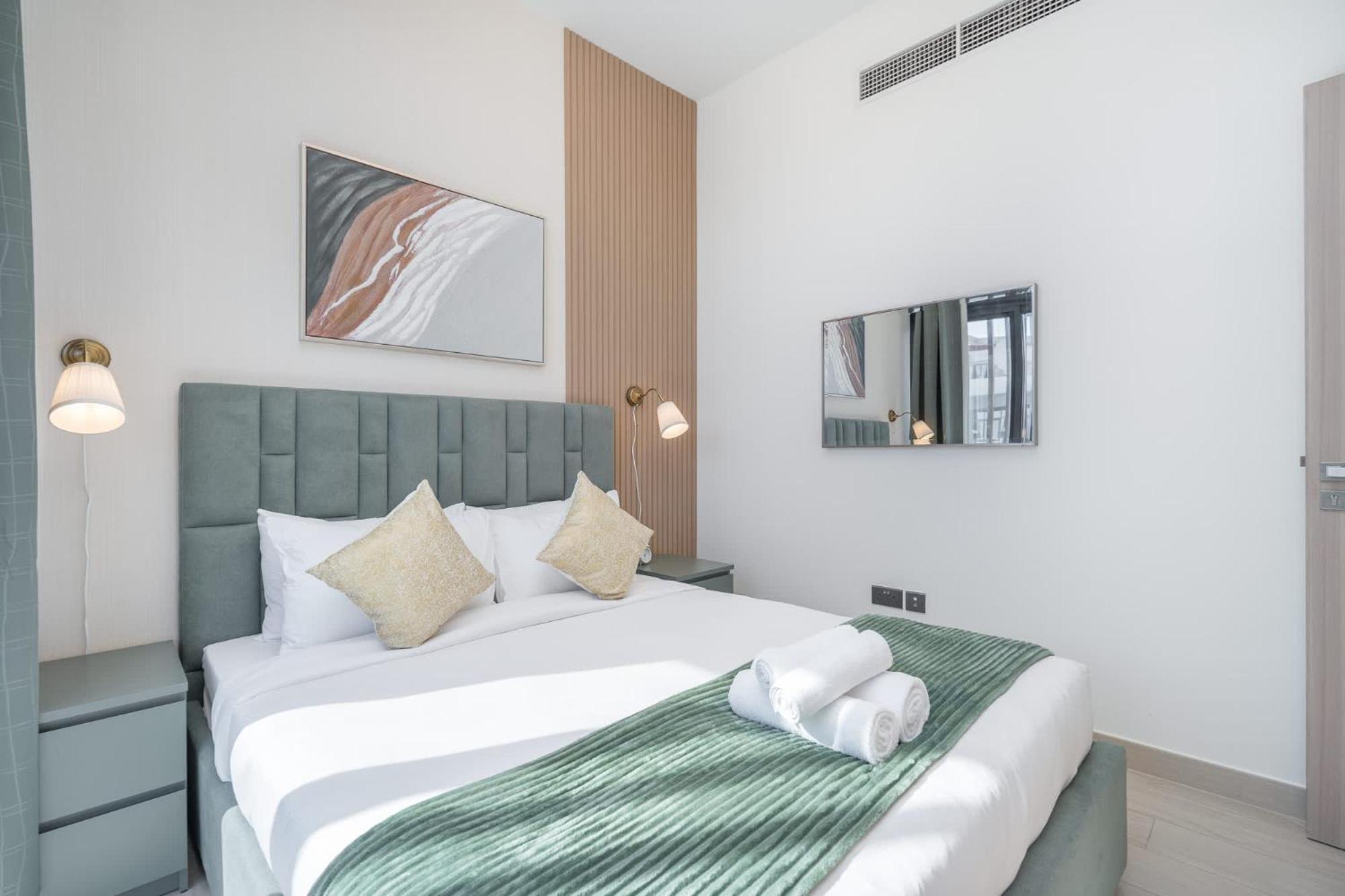 1 Bedroom And A Marvelous Flat In Azizi Riviera 26 Apartment *