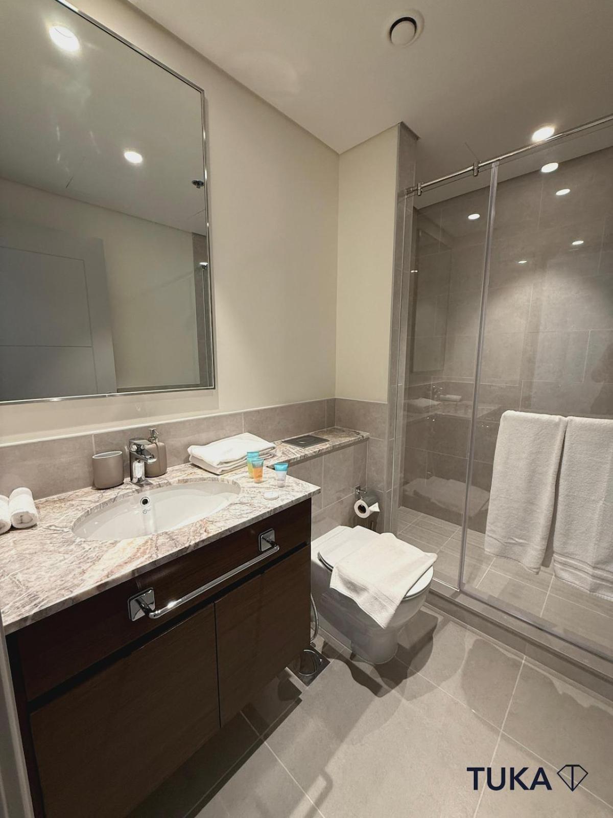 Apartment 2br Tower 1 Downtown 3mn Burj Khalifa *