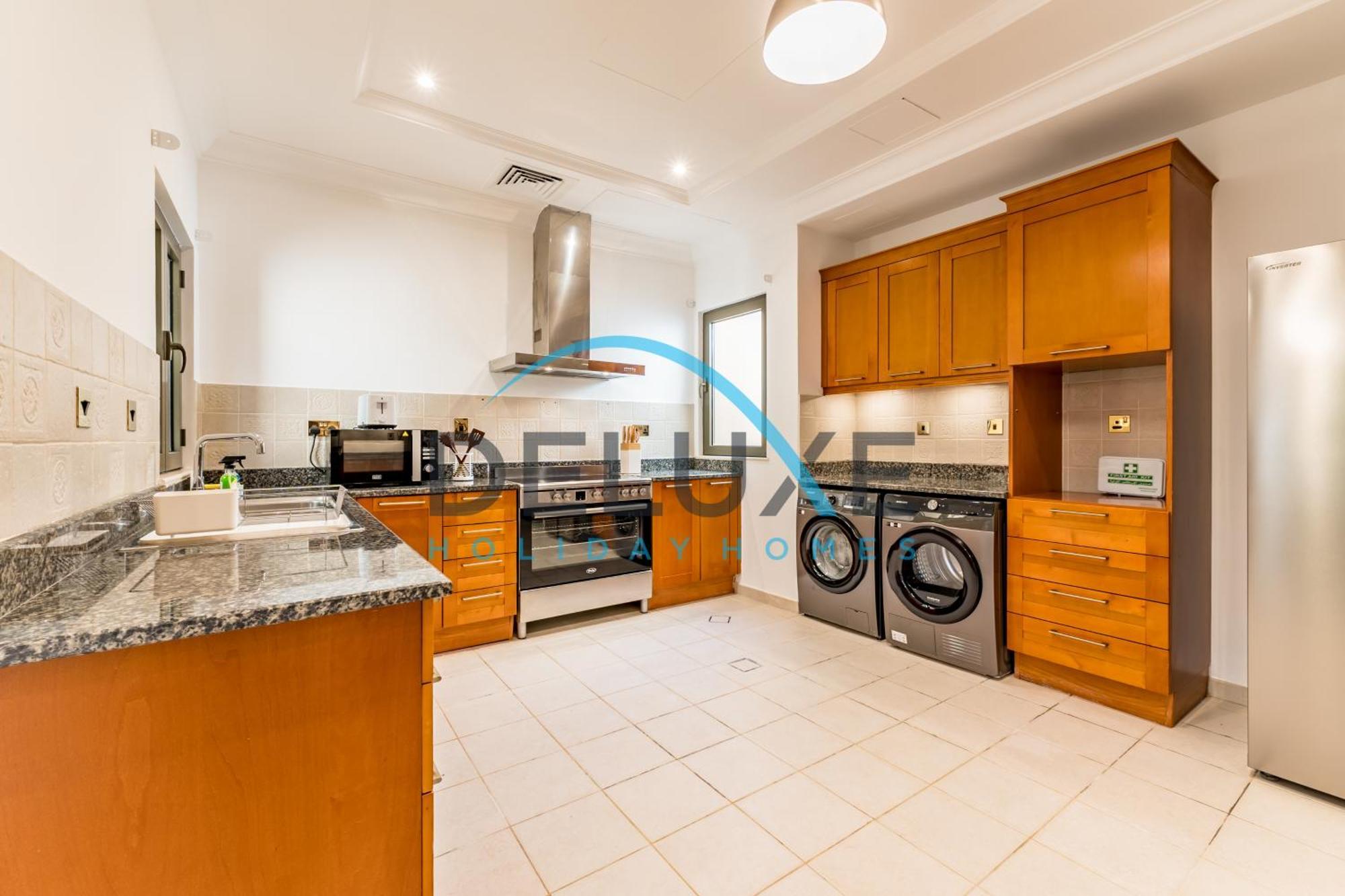 Apartment Luxurious 4br With Maids In Canal Cove, Palm Jumeirah By Deluxe Homes *