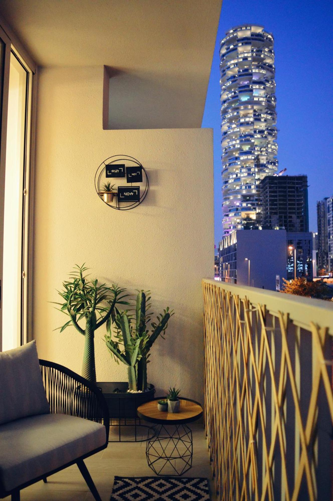 Jvc Modern In Apartment