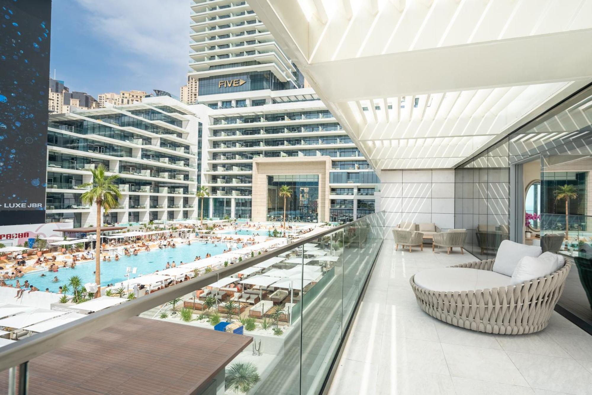 Five Luxe Hotel Dubai