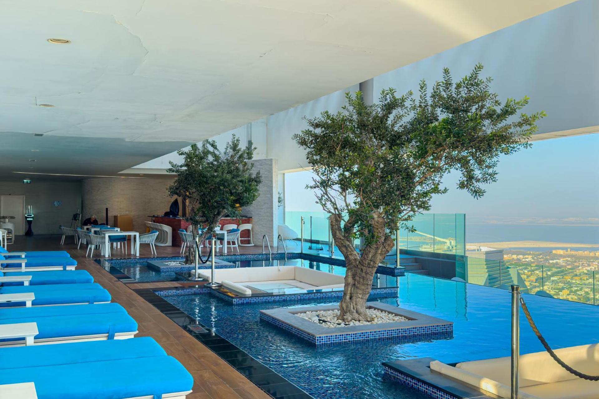 Apartment Centre I Infinity Pool I Licensed Bar *