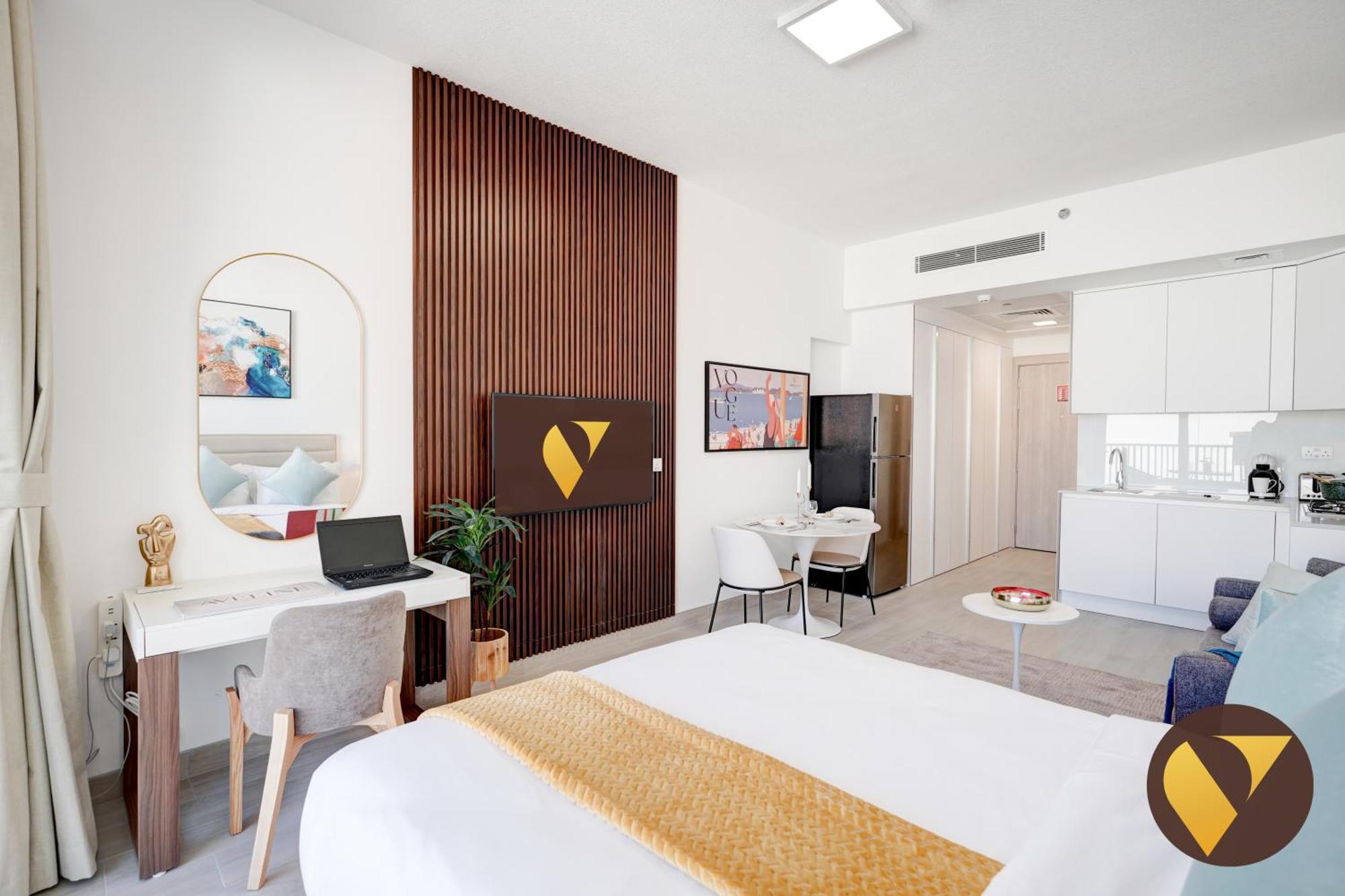 Vogue Luma22 Jvc 5 Mins Circle Mall & 12 Mins Emirates Mall Apartment *