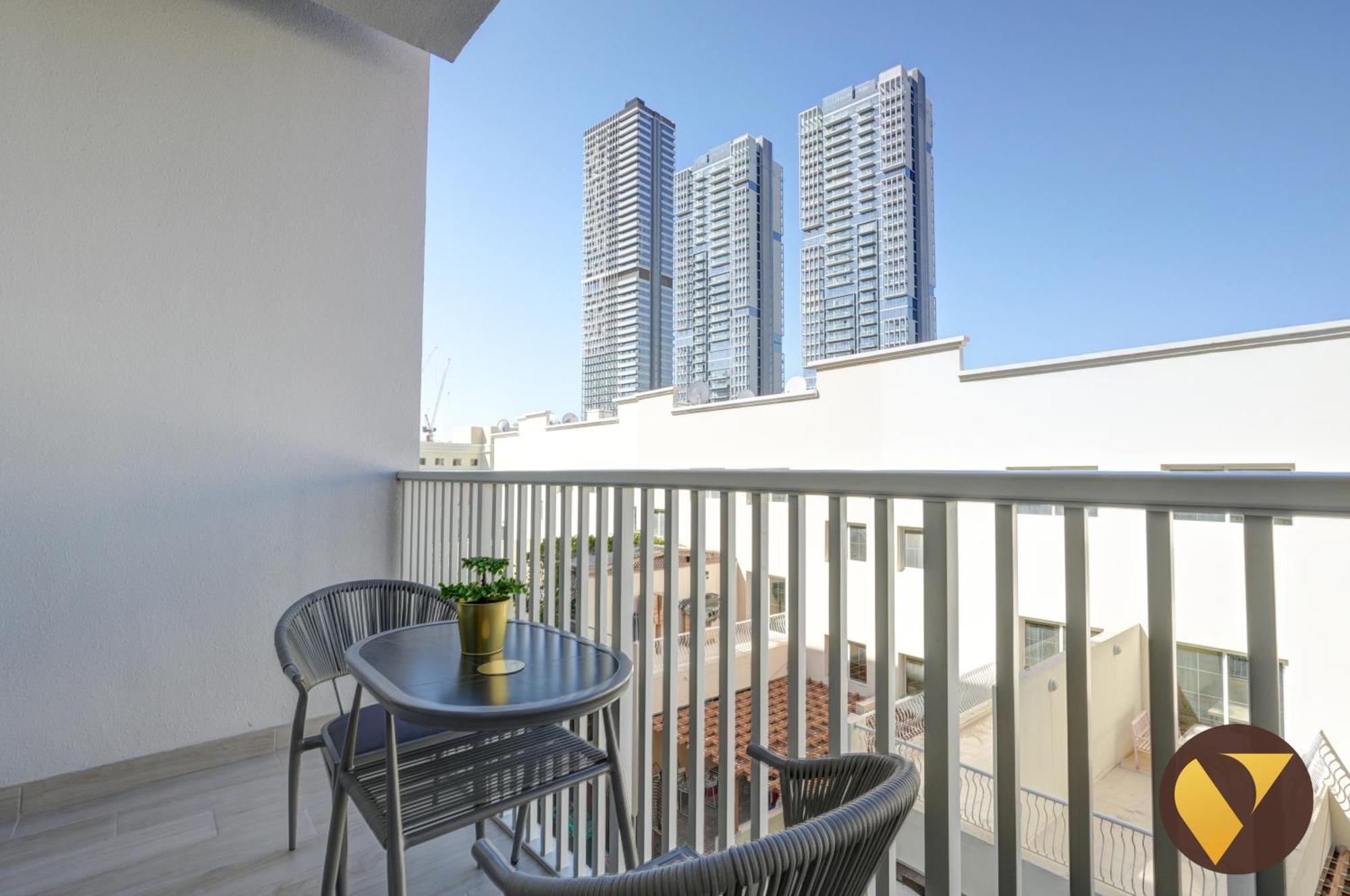 Vogue Luma22 Jvc 5 Mins Circle Mall & 12 Mins Emirates Mall Apartment *