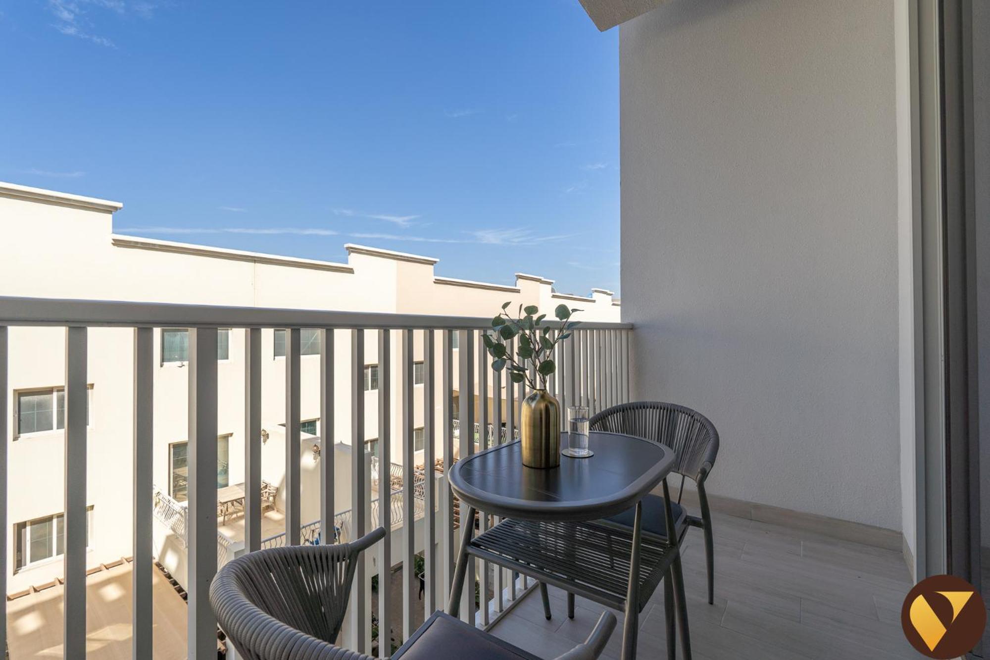 Apartment Vogue Luma22 Jvc 5 Mins Circle Mall & 12 Mins Emirates Mall