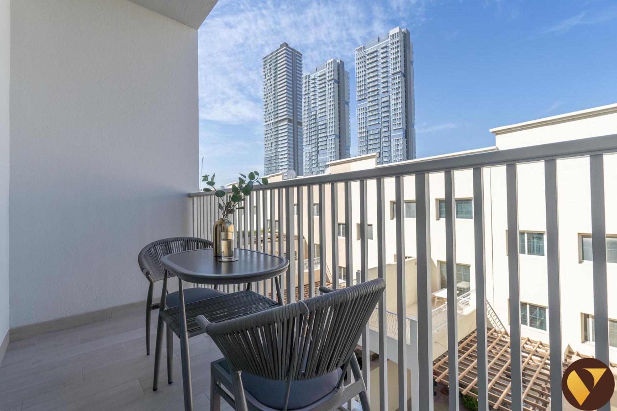 Vogue Luma22 Jvc 5 Mins Circle Mall & 12 Mins Emirates Mall Apartment Dubai