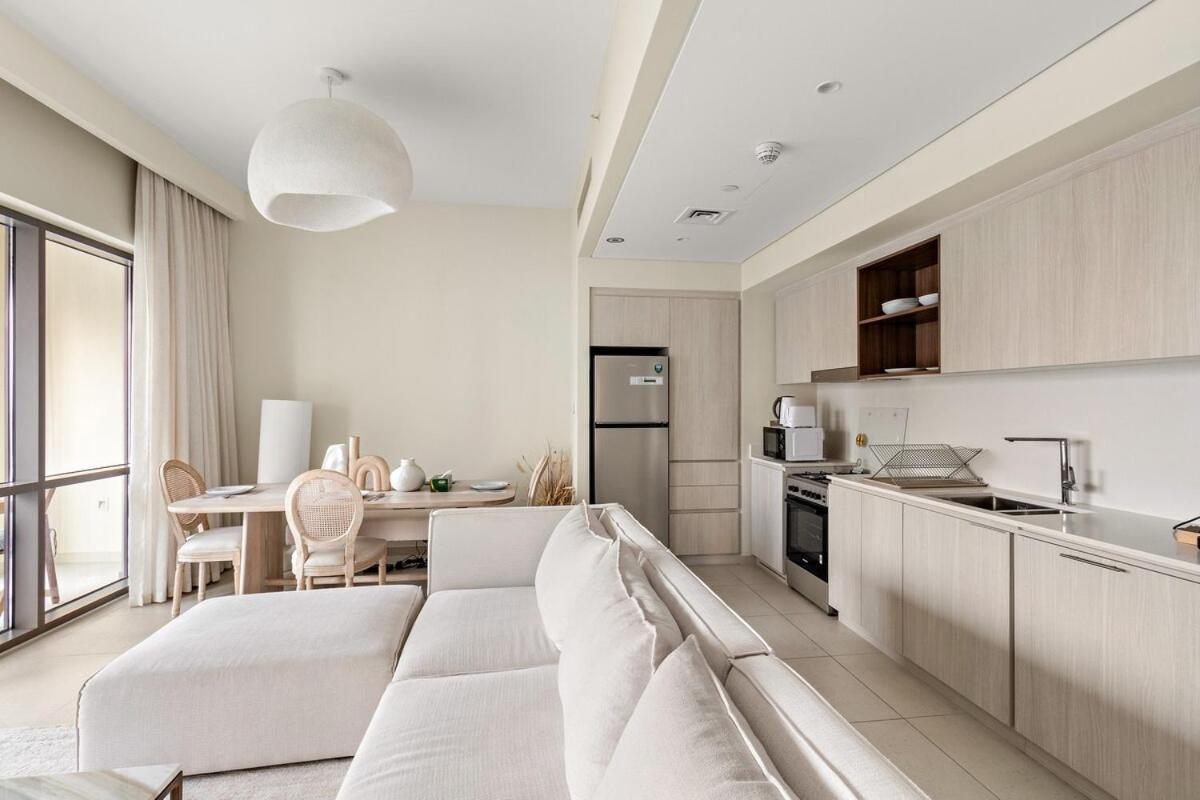 First Class 2br Refreshing Creek View Dubai