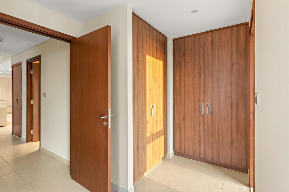 Apartment First Class 2br Refreshing Creek View Dubai