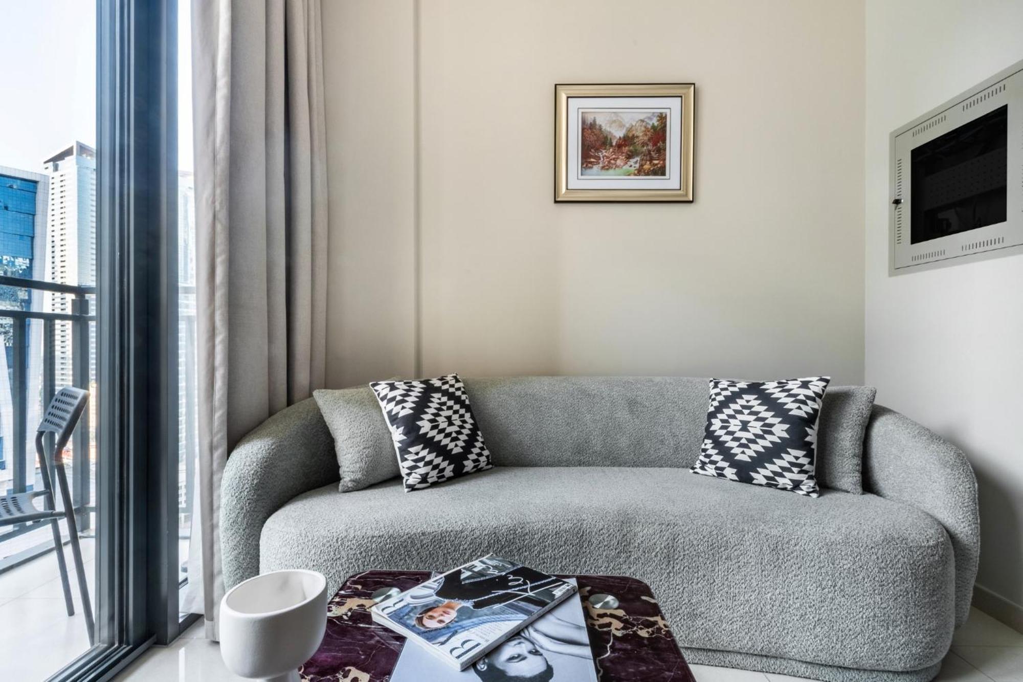 The Smart Concierge - Zada Tower Dubai