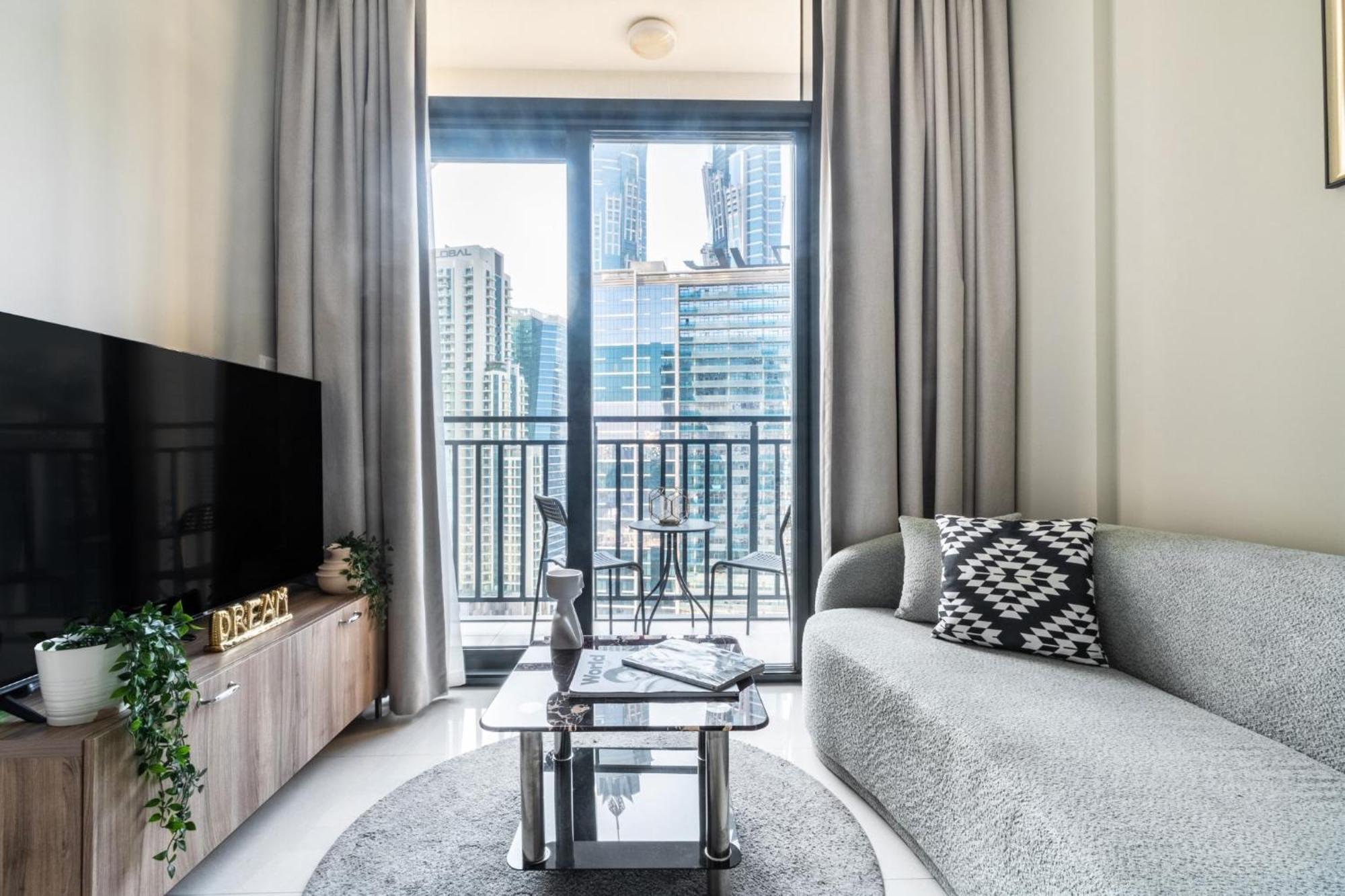 Apartment The Smart Concierge - Zada Tower Dubai