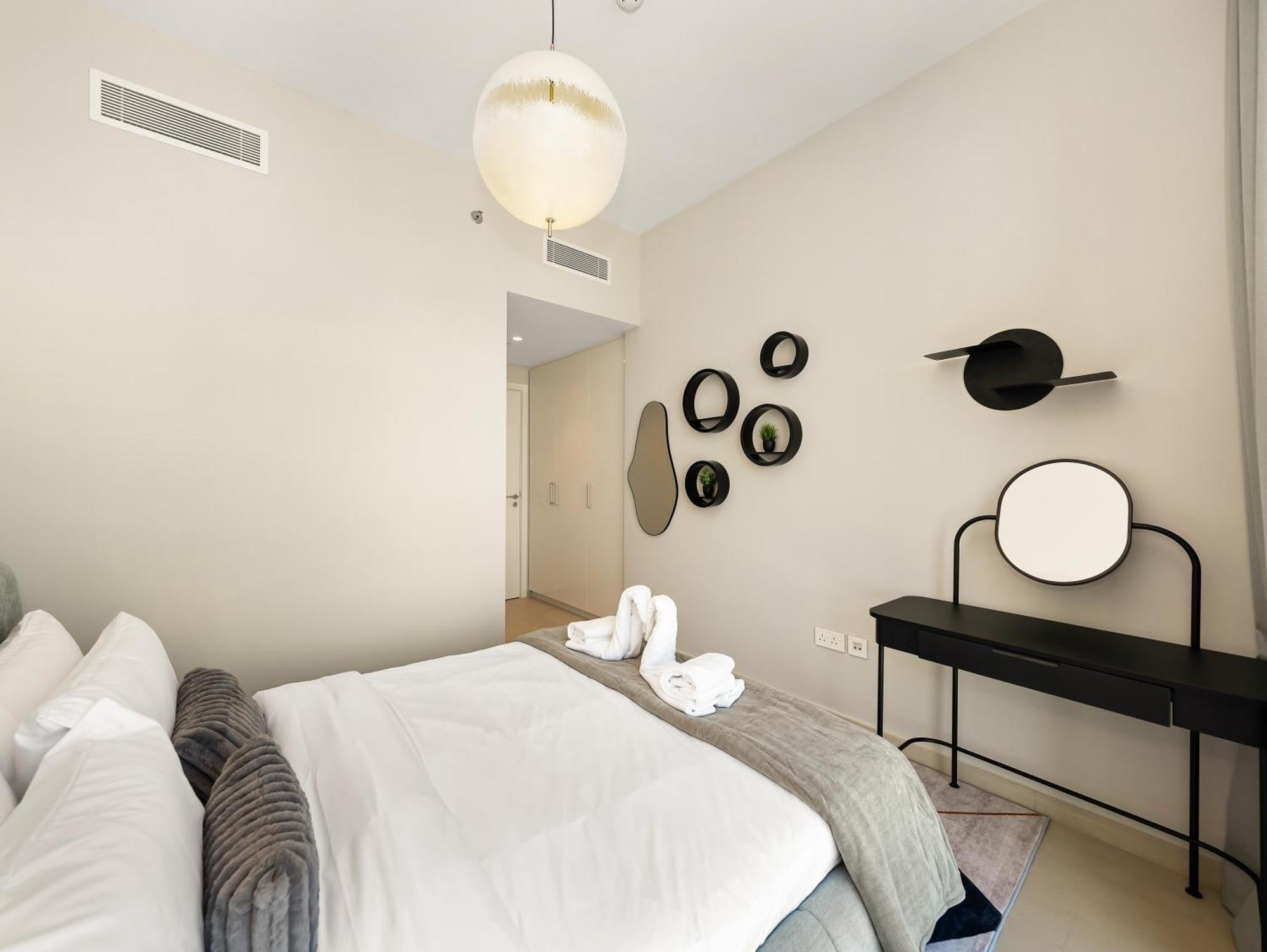 Royal Vista At Downtown Views Ii - Views - Brand New Luxury 2br Apartment *