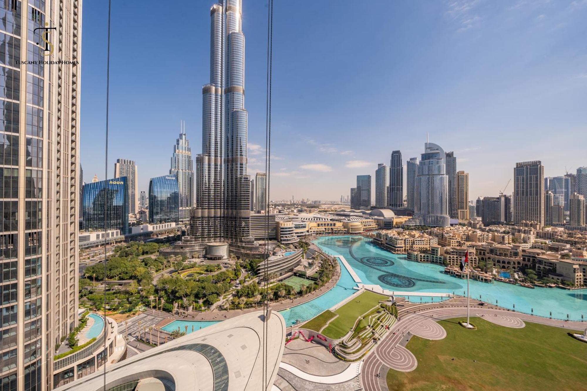 Dream With Fountain & Burj Khalifa View *