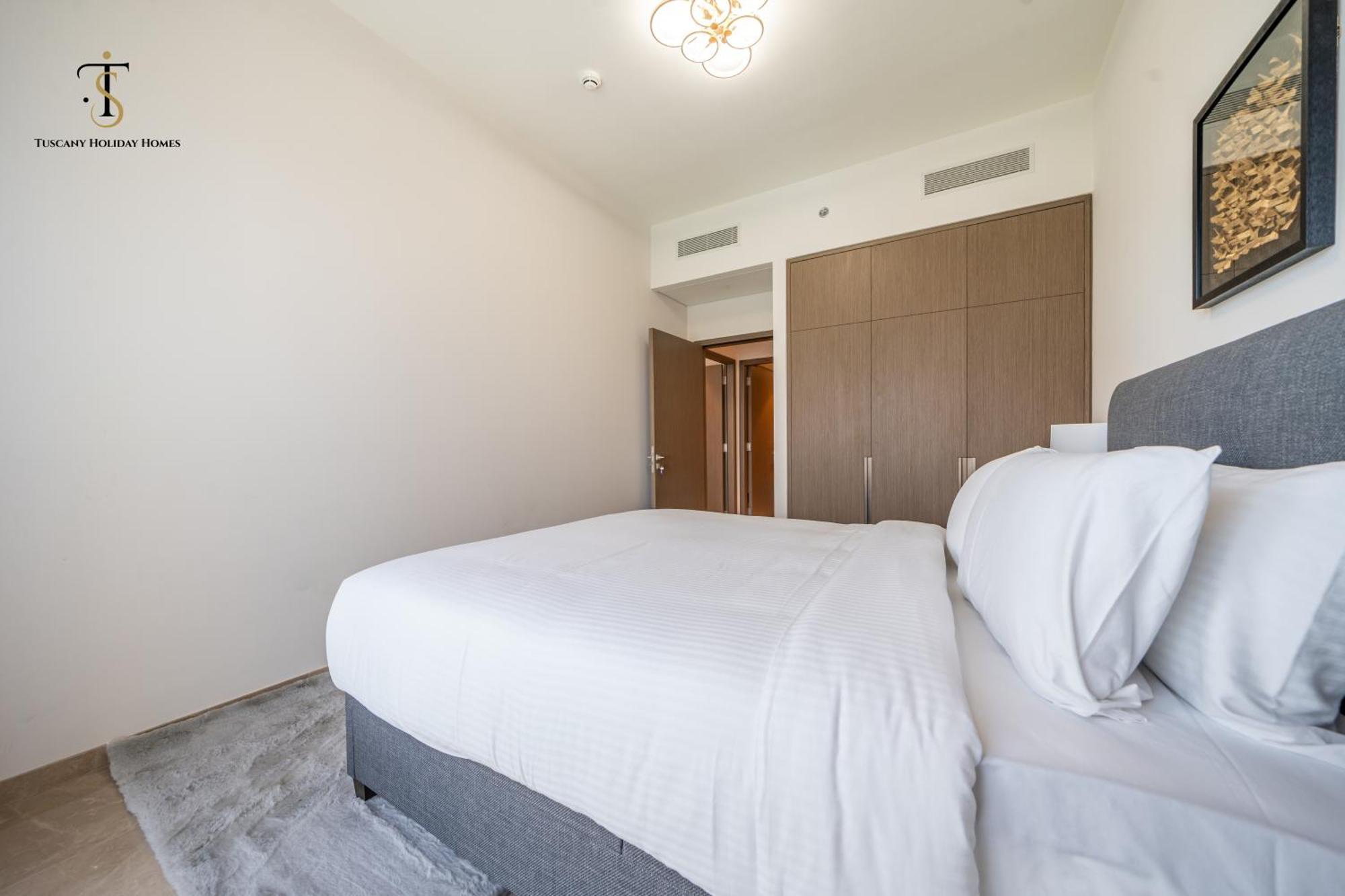 Dream With Fountain & Burj Khalifa View Apartment