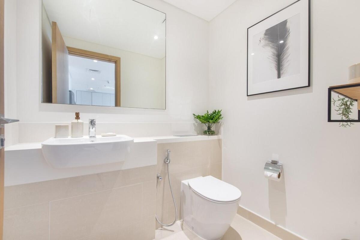 Stylish Cozy 3-bedroom With Harbour Views In Creek Harbour *