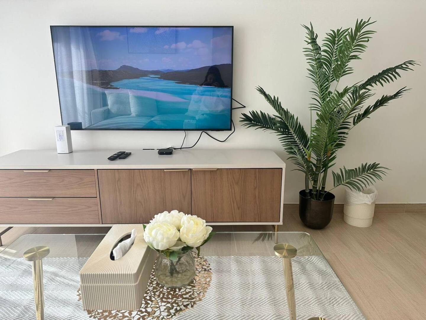 Comfortable 1br In Jvc Balcony Free Parking Apartment *
