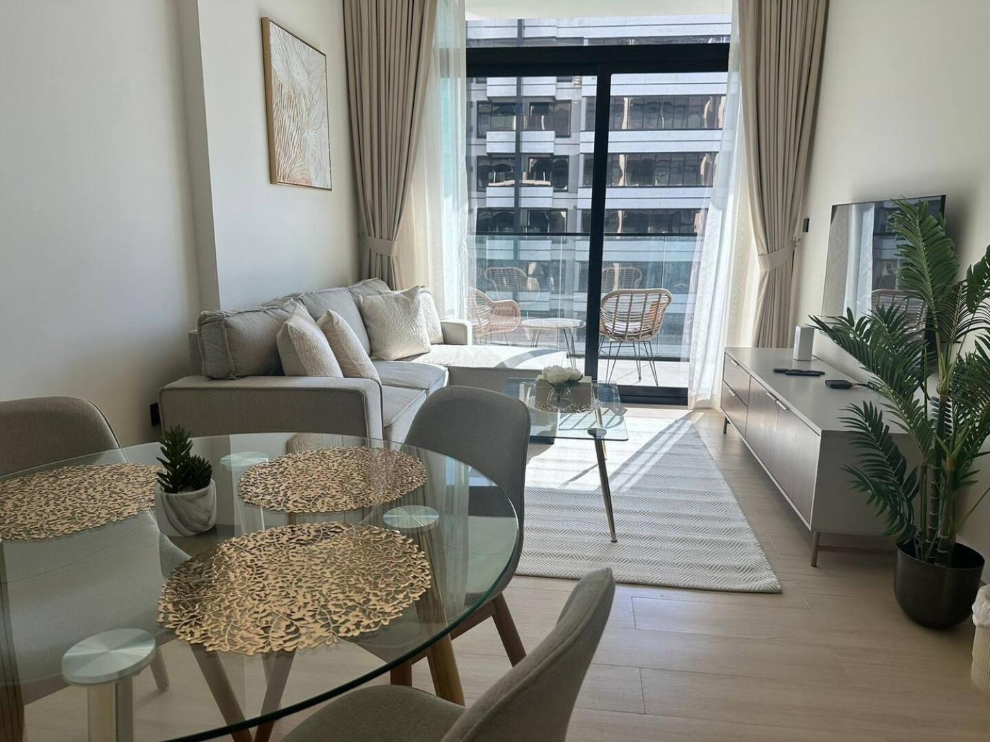 Comfortable 1br In Jvc Balcony Free Parking