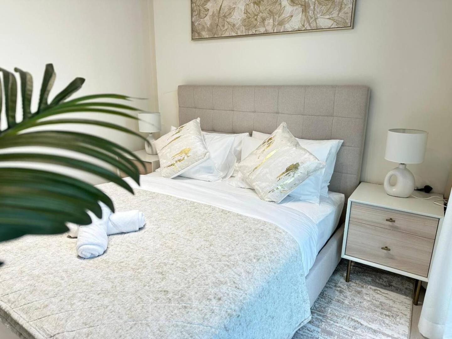 Deluxe 1 Bedroom Fully Furnished In Jvc * Dubai
