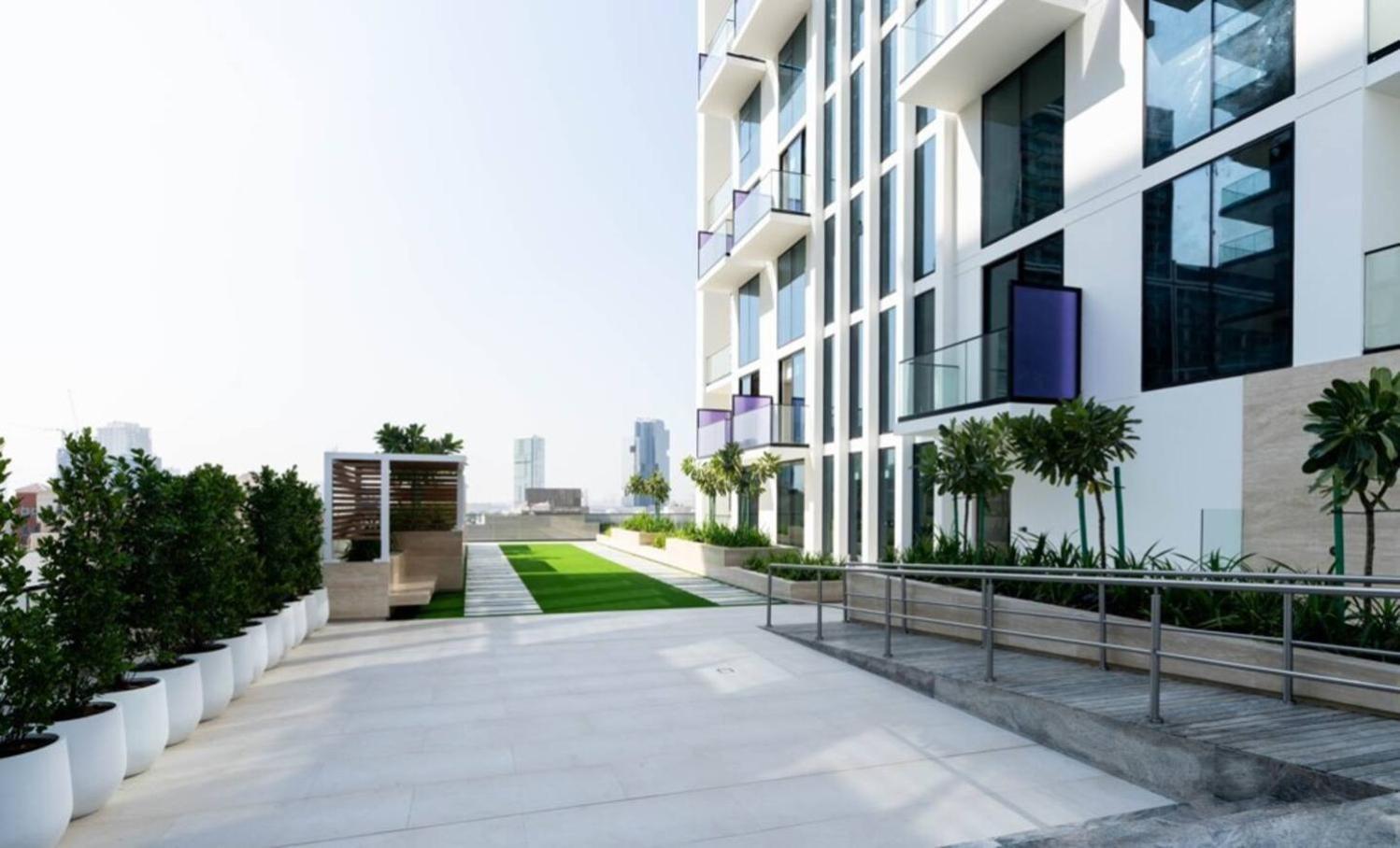Apartment Deluxe 1 Bedroom Fully Furnished In Jvc
