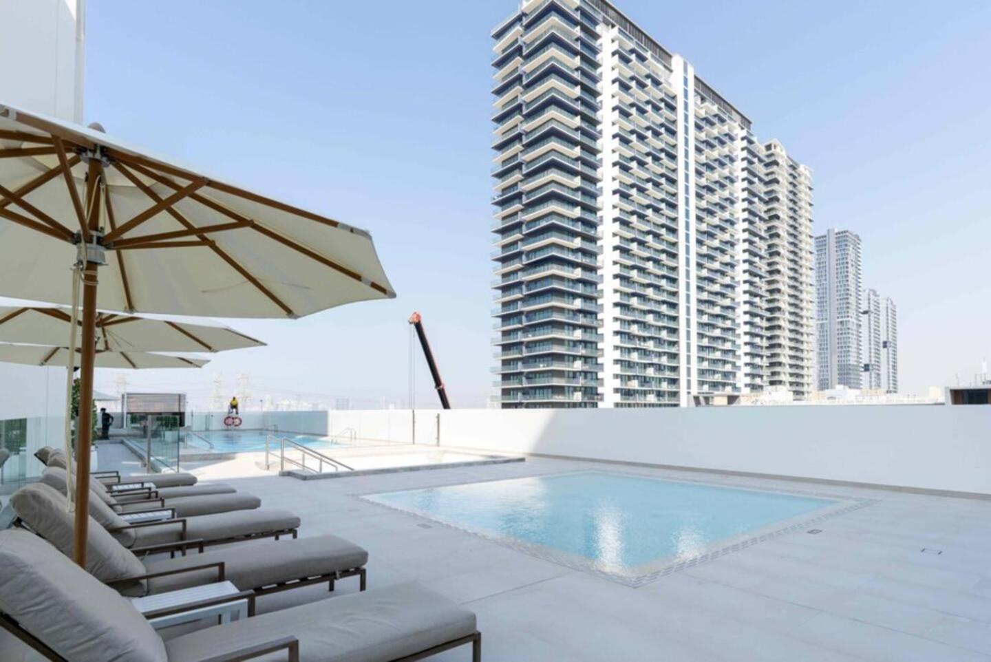 Deluxe 1 Bedroom Fully Furnished In Jvc Apartment