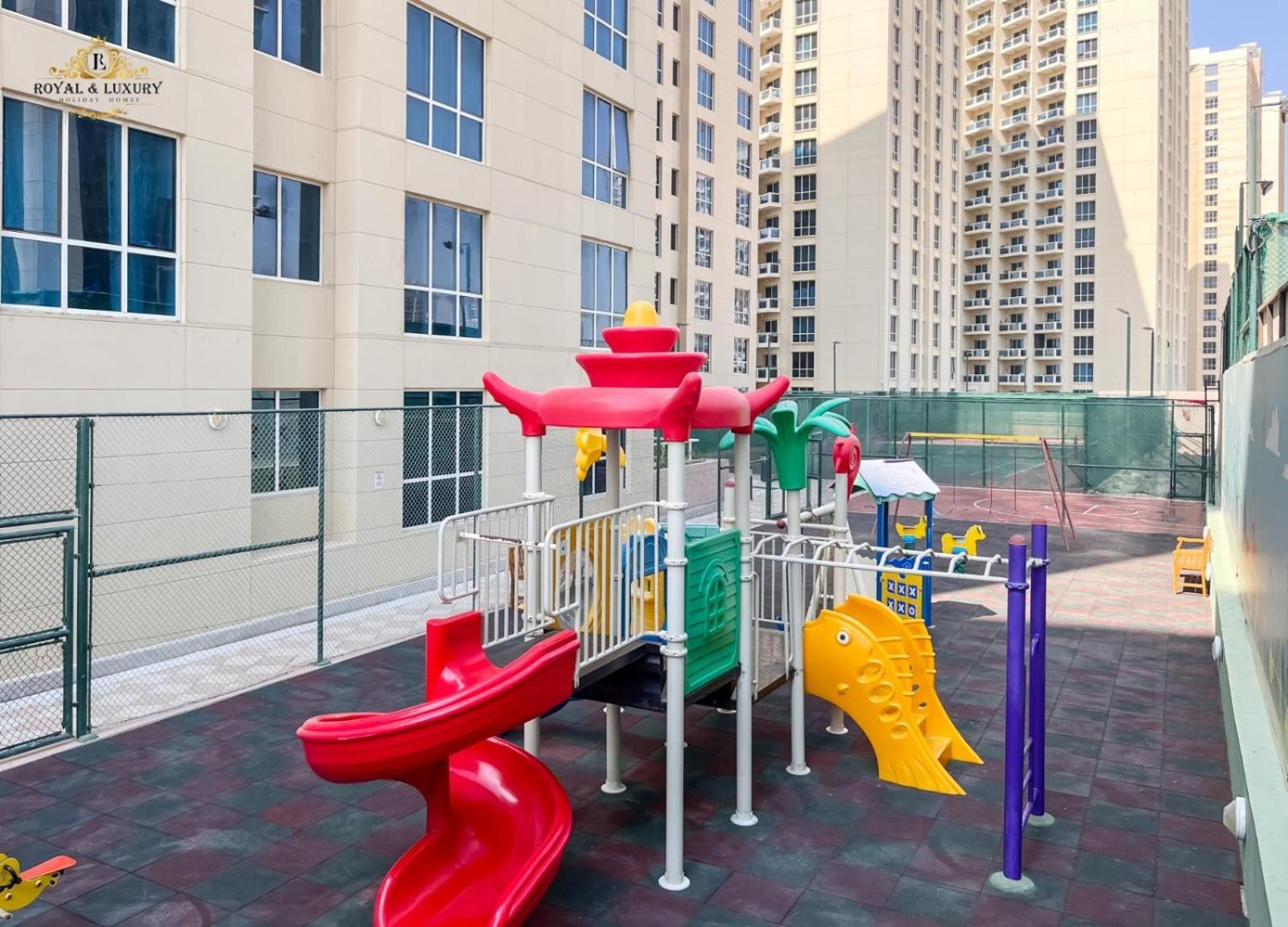 Modern At The Crescent Tower B, Impz - In The Heart Of *