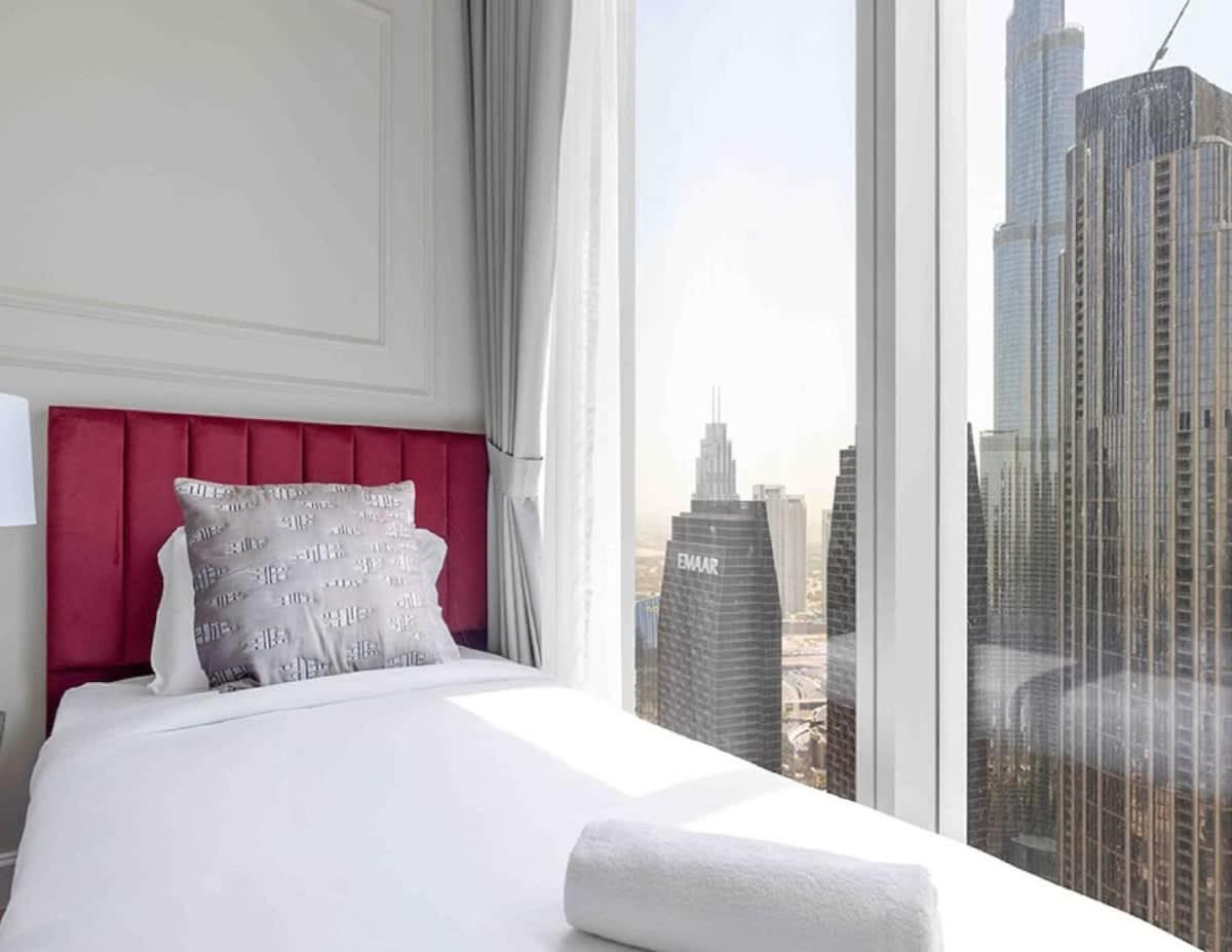 Luxurious 4br, Burj Khalifa & Full Fountain View, Downtown *