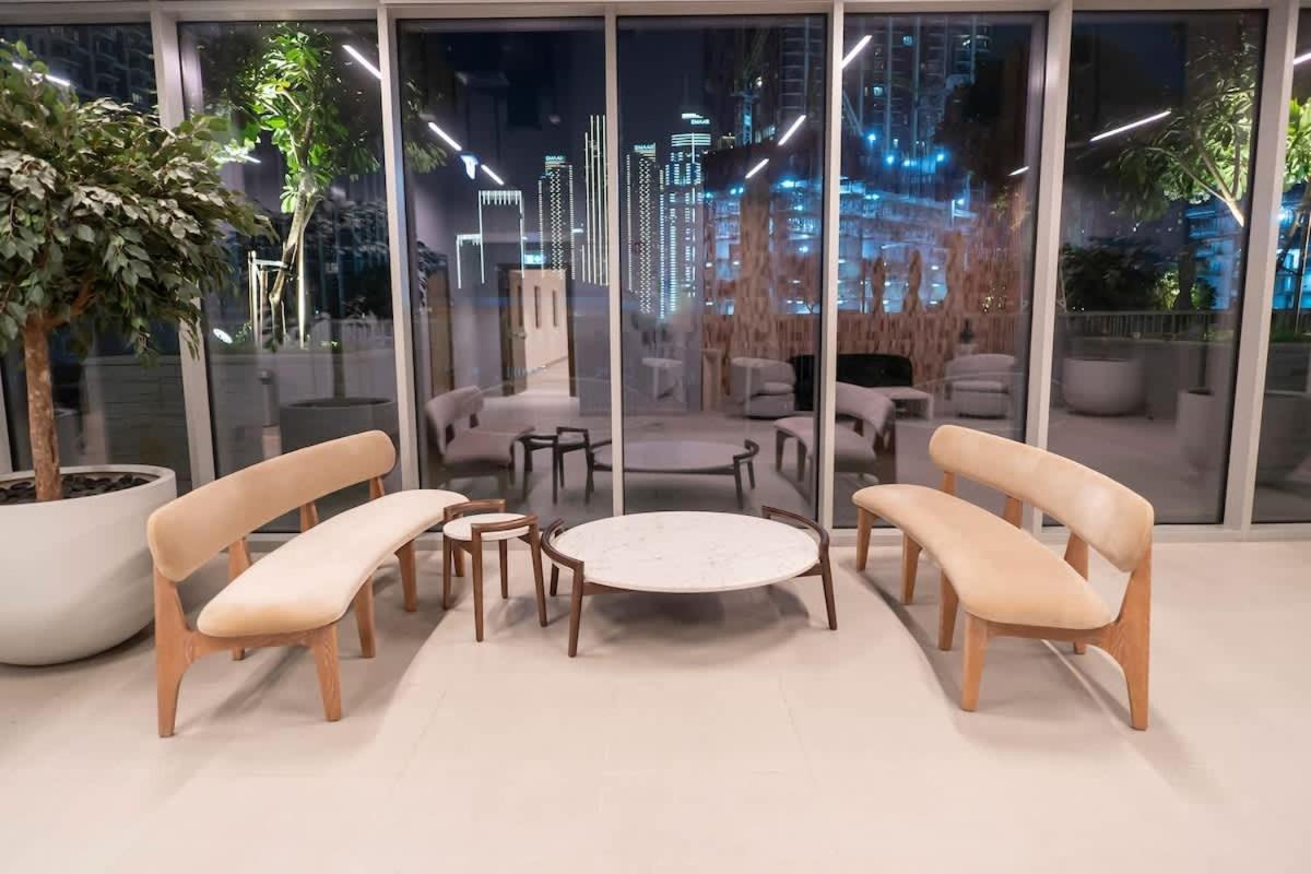 Luxurious 4br, Burj Khalifa & Full Fountain View, Downtown Apartment