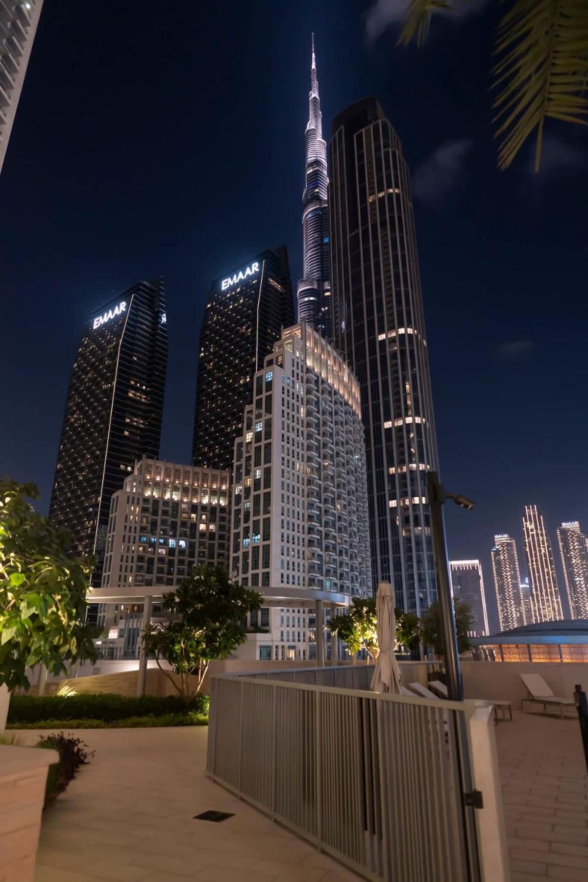 Luxurious 4br, Burj Khalifa & Full Fountain View, Downtown Apartment *