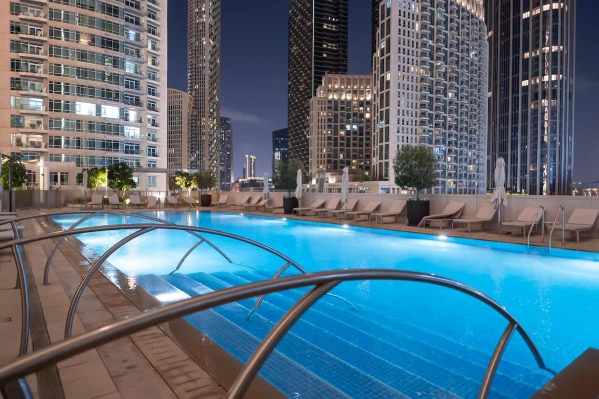 Luxurious 4br, Burj Khalifa & Full Fountain View, Downtown Apartment Dubai