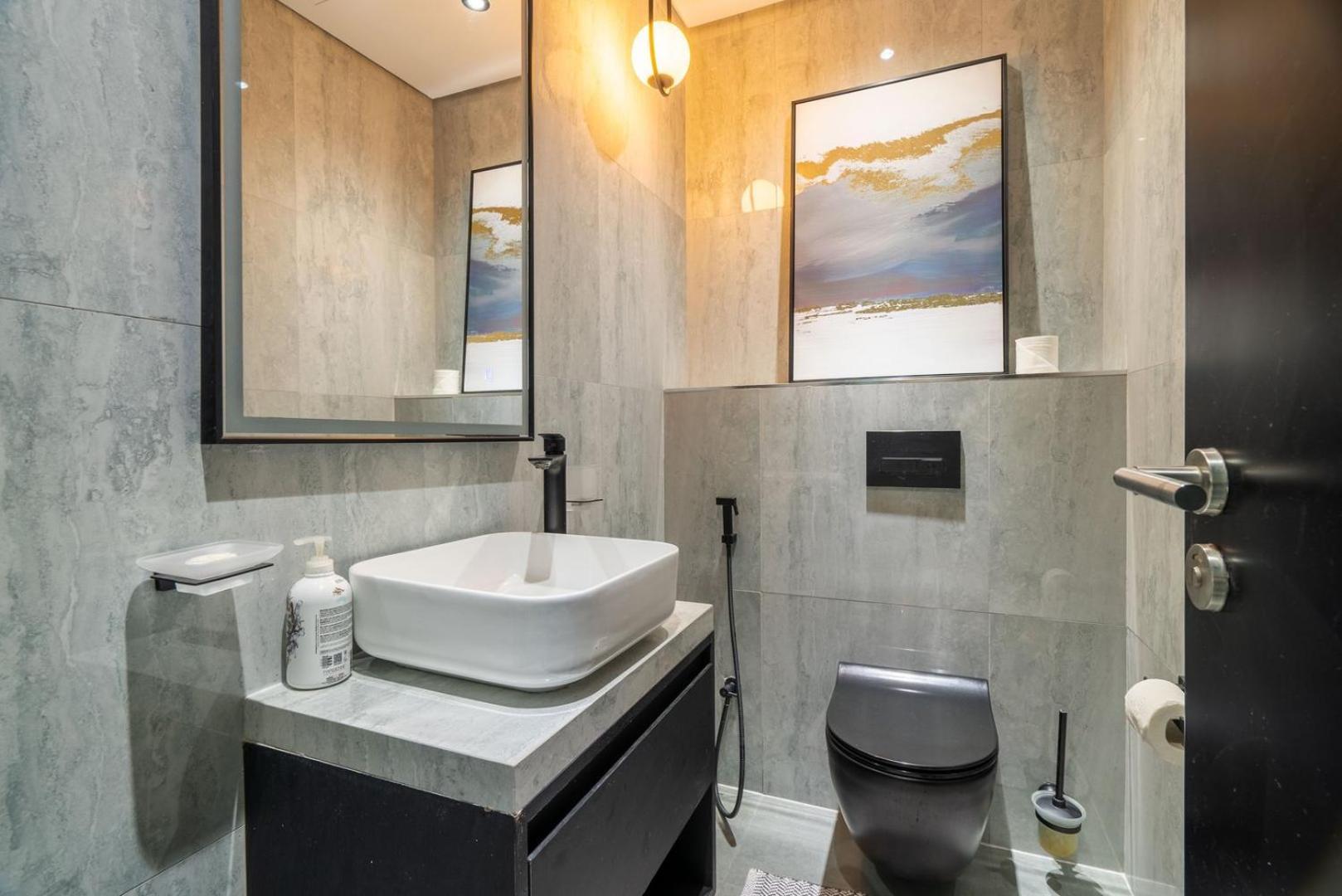 Guestready - Mesmerizing Marina Views At Iris Blue Apartment