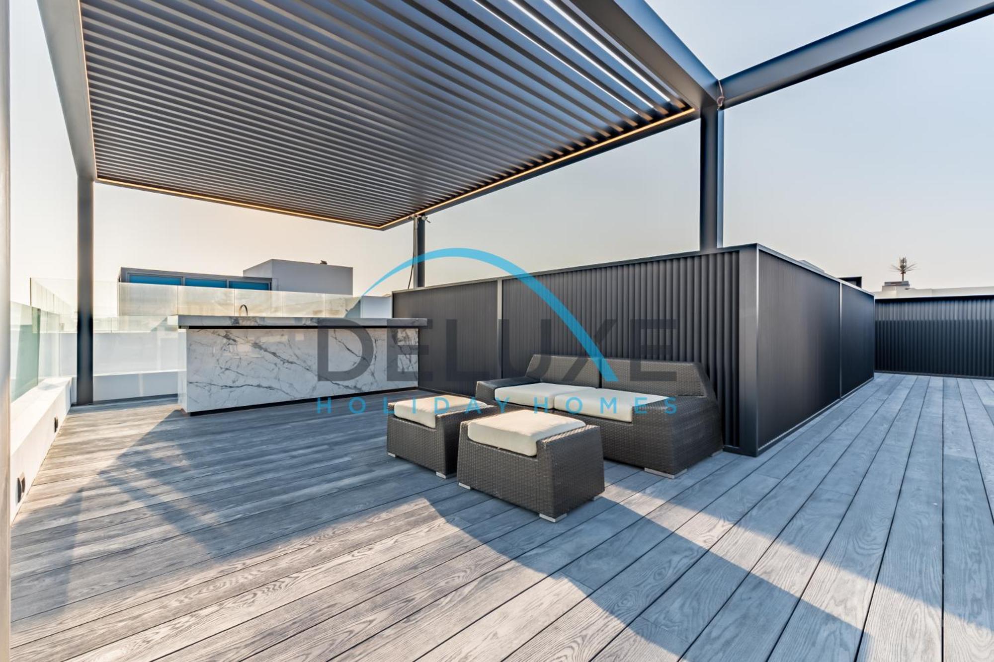 Elegant 6br Beachfront With Rooftop And Own Pool By Deluxe Homes *