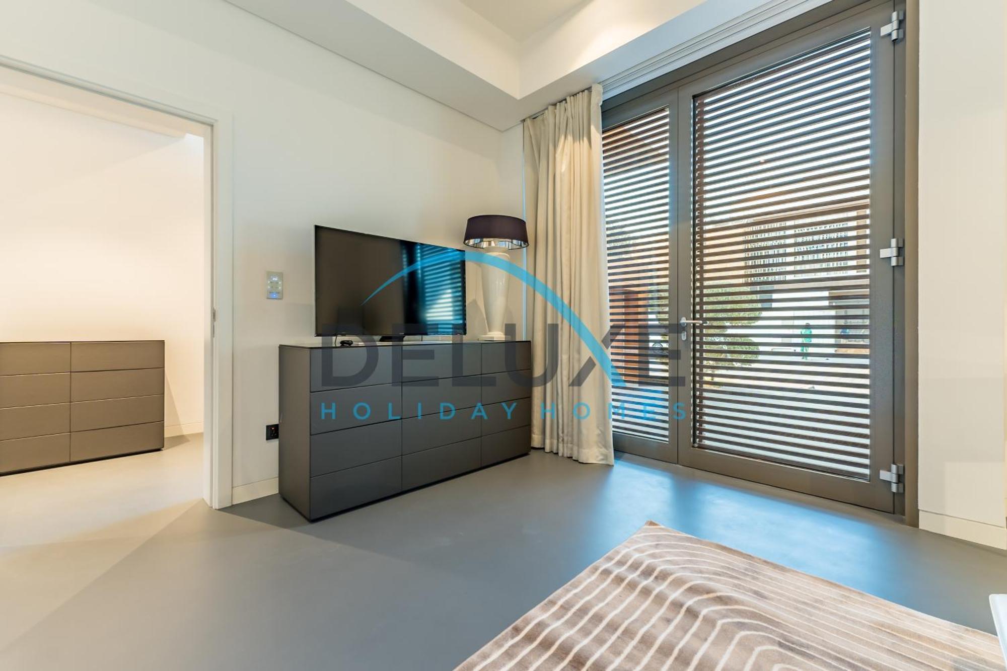 Elegant 6br Beachfront With Rooftop And Own Pool By Deluxe Homes Apartment