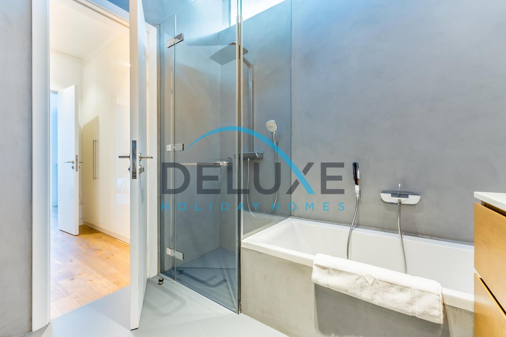 Elegant 6br Beachfront With Rooftop And Own Pool By Deluxe Homes Apartment Dubai