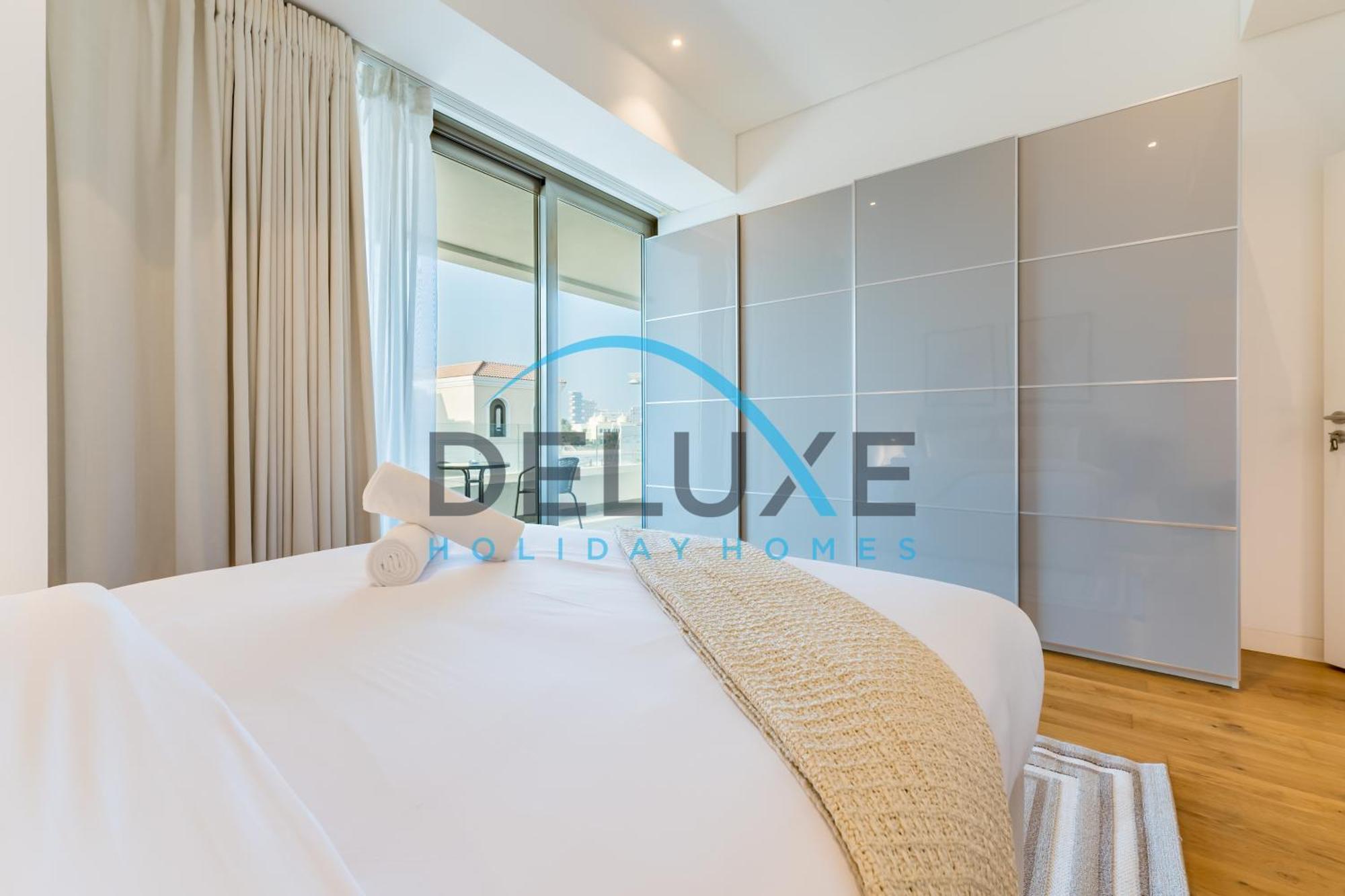Elegant 6br Beachfront With Rooftop And Own Pool By Deluxe Homes *