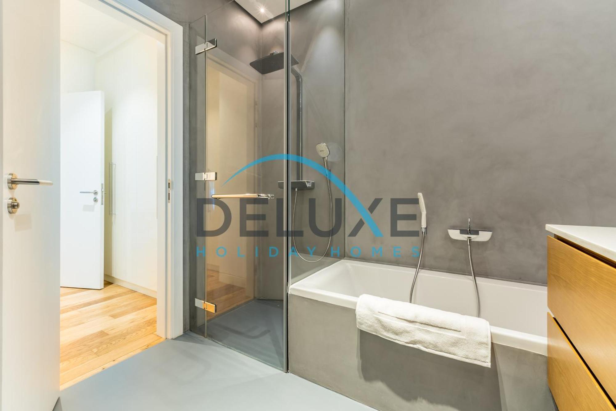 Elegant 6br Beachfront With Rooftop And Own Pool By Deluxe Homes * Dubai