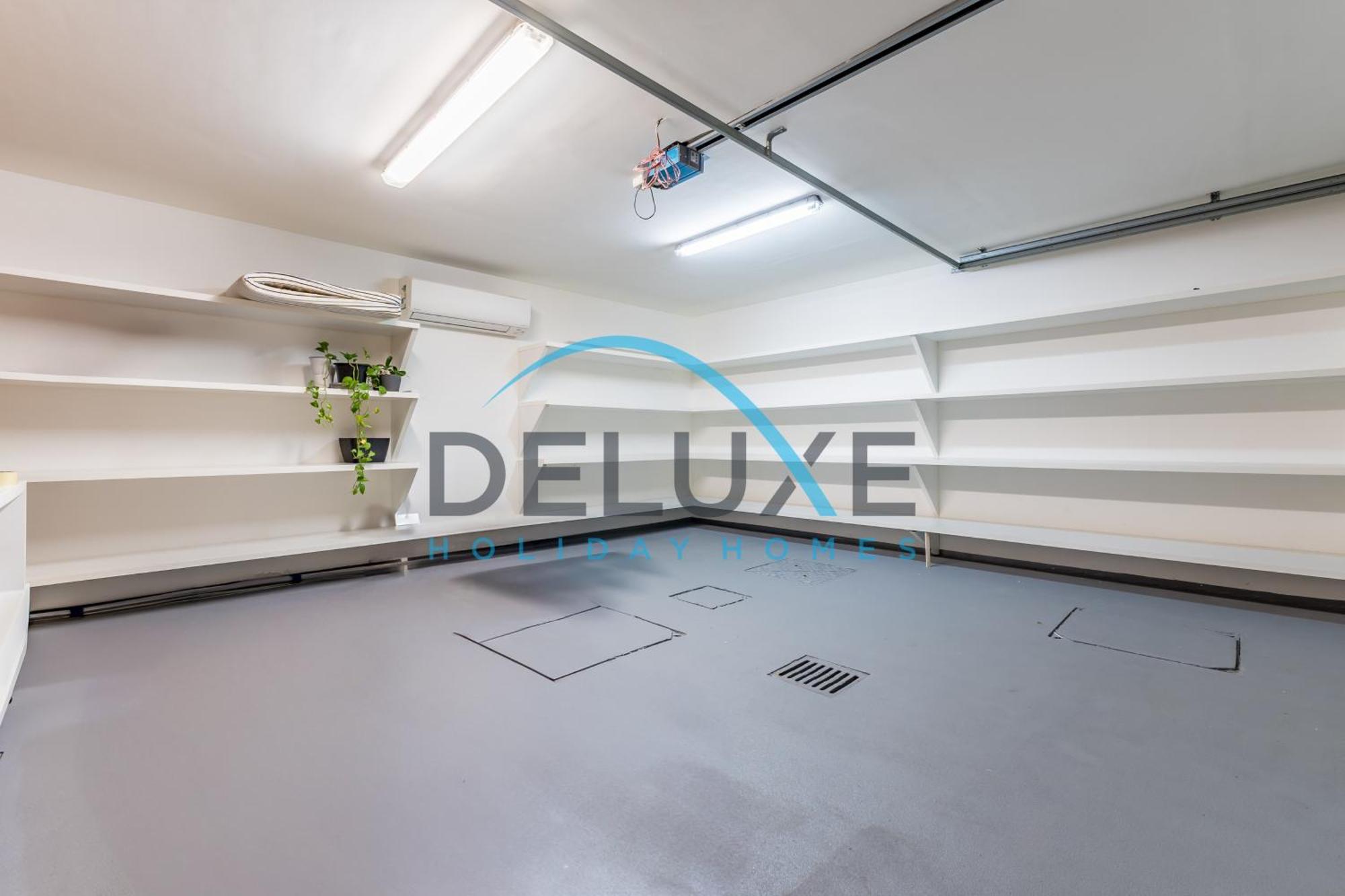 Apartment Elegant 6br Beachfront With Rooftop And Own Pool By Deluxe Homes