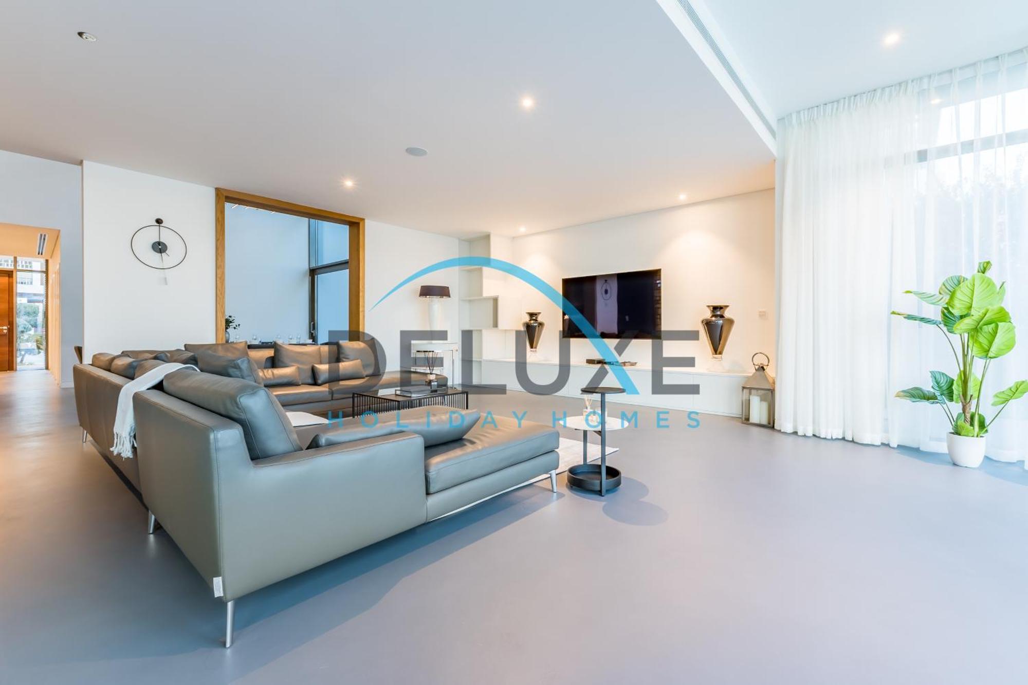 Apartment Elegant 6br Beachfront With Rooftop And Own Pool By Deluxe Homes