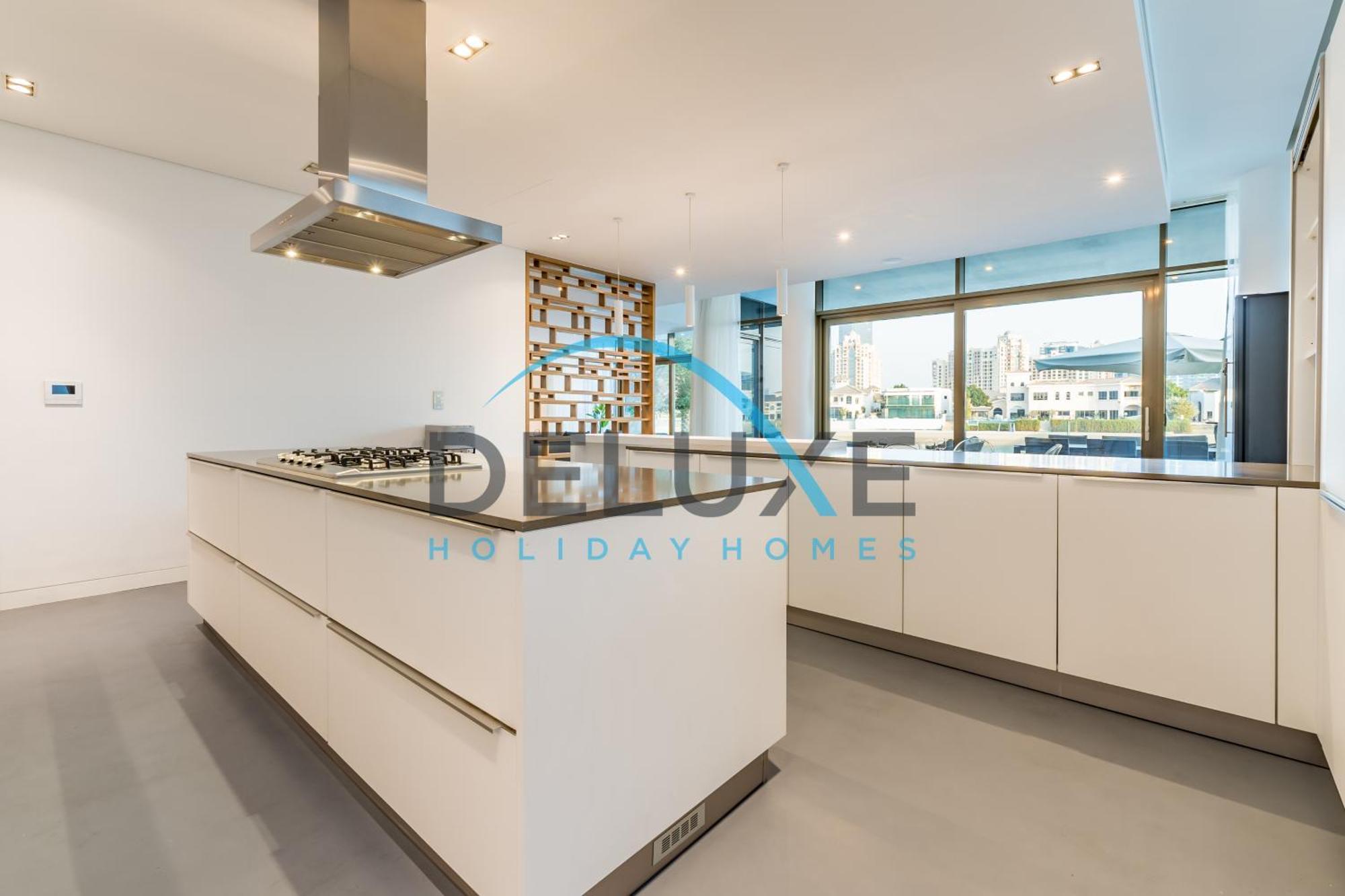 Apartment Elegant 6br Beachfront With Rooftop And Own Pool By Deluxe Homes *