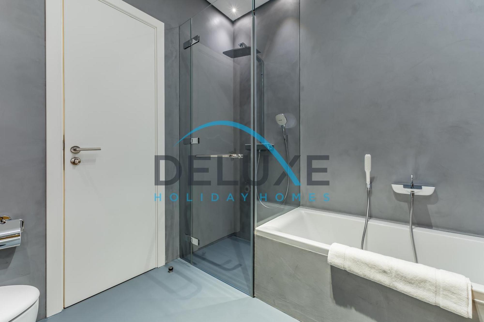Elegant 6br Beachfront With Rooftop And Own Pool By Deluxe Homes * Dubai